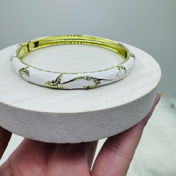 White Jasmine Floral Enamel Cloisonne Bracelet Bangle - Picture 2 of 8